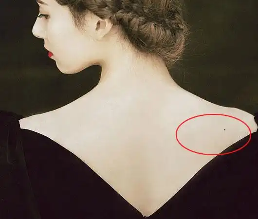 后背长痣天生有福气,痣长对了口袋不差钱