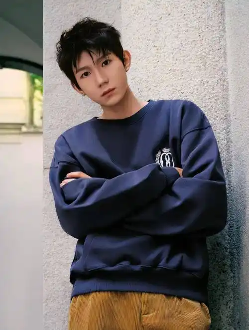 看到王俊凯和易烊千玺"新身份"才懂,内娱留给王源的时间不多了