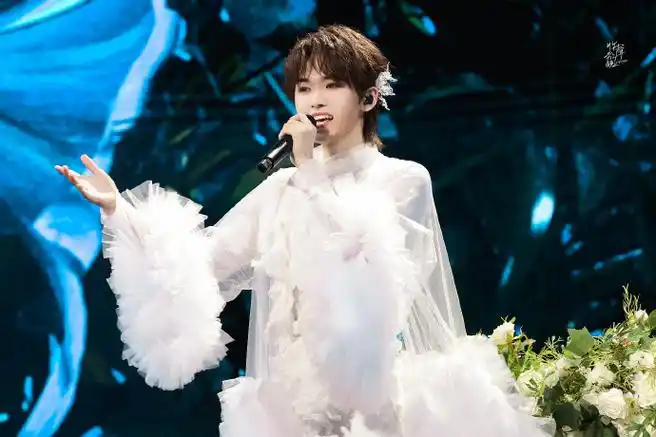 宋亚轩超话#宋亚轩solo舞台不枉#07@时代少年团-宋亚轩#今日星拍