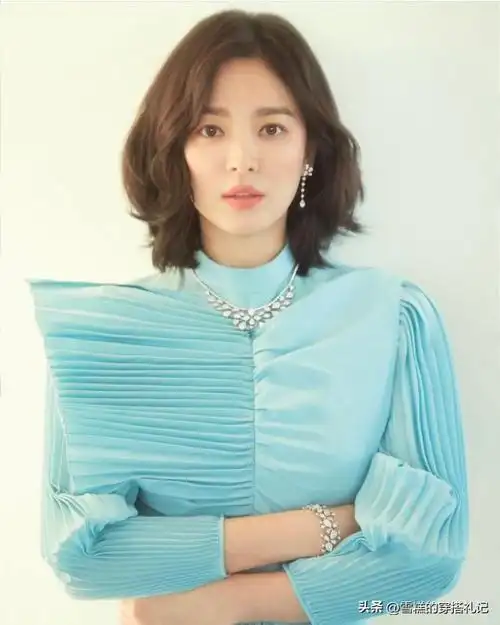不得不说这是最适合40岁女人的发型齐耳卷发瞧宋慧乔有多美