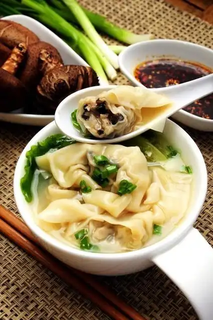 香菇鲜肉云吞图片