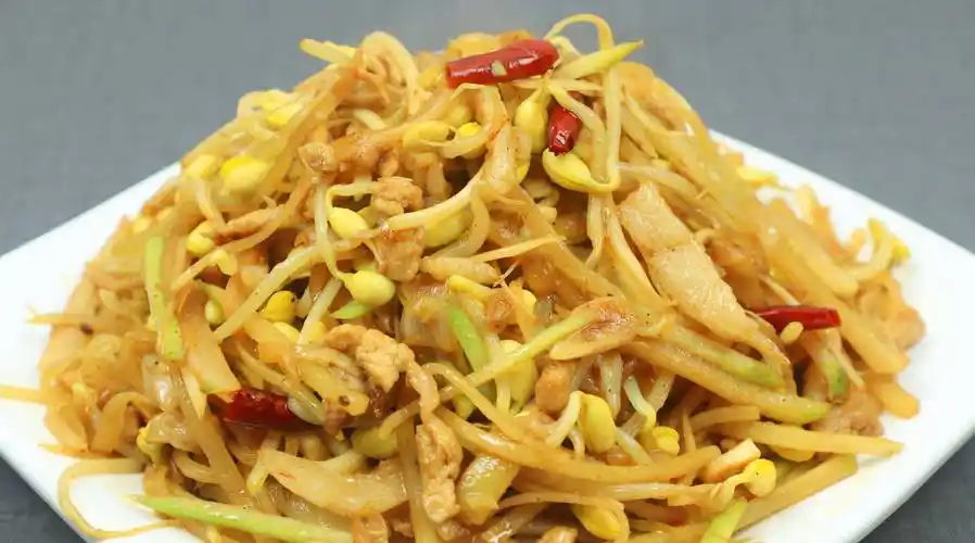 厨师长教你做农家地道的小炒菜,萝卜黄豆芽炒肉丝,熟悉的味道_五花肉