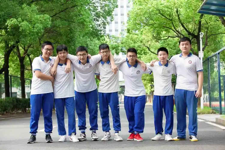 田家炳c169班最美毕业照