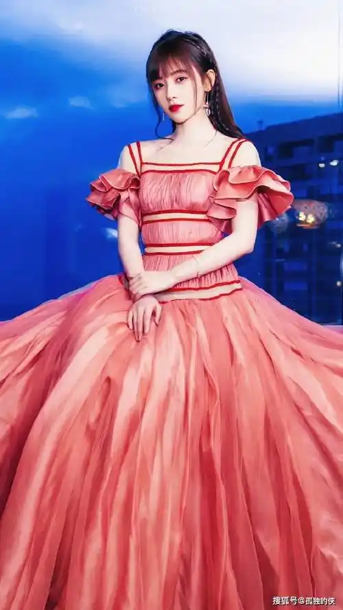 鞠婧祎真仙气穿一袭粉色礼裙清新又可爱满满的邻家少女味