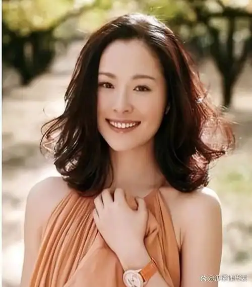 也许是因为品尝到清新脱俗的甜味,江一燕一直沿着这条路前行.