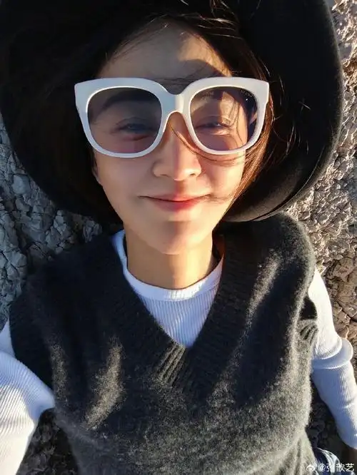 袁弘张歆艺带娃游西班牙