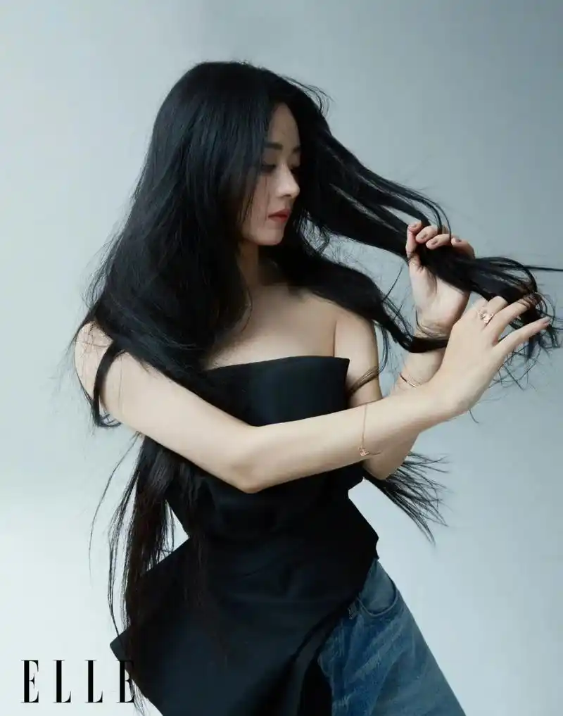 赵丽颖现在咖位是真的大了 这保密工作真是一如既往,今天的盛典,像