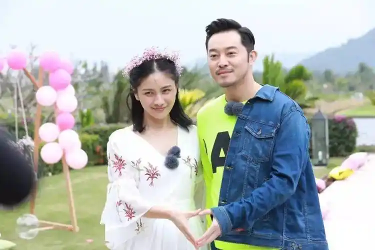 45岁沙溢"丑闻"曝光,胡可沉默了:爱你12年,还是走到这一步……_表演