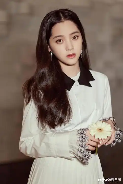 欧阳娜娜最新官宣揭晓新挑战引发粉丝热议