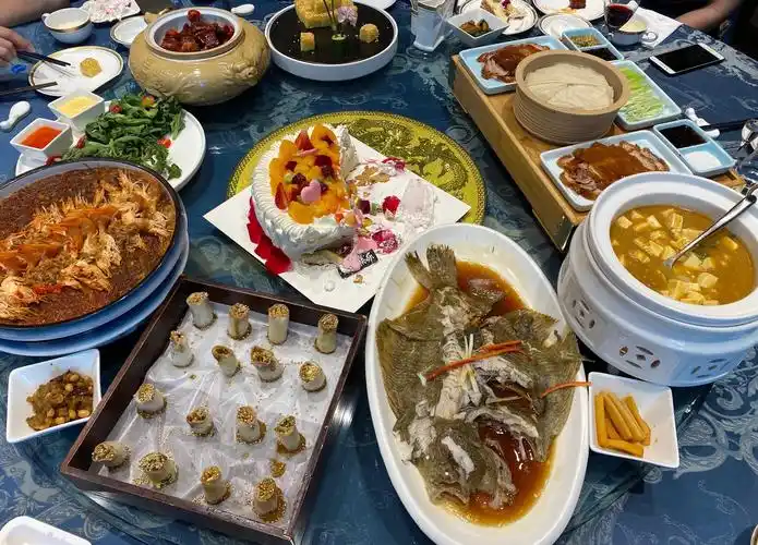 庚子年的六月廿八是老伴的生日我用照片记录生日的快乐与美好时光