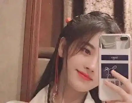 鞠婧祎半夜公开"卸妆照",零点就删除,这素颜很多人没见过_鼻子_照片