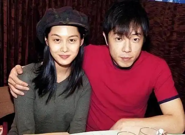 但我不同意婚前性行为,我无法接受,"而黄贯中也承诺:"直到你准备好前