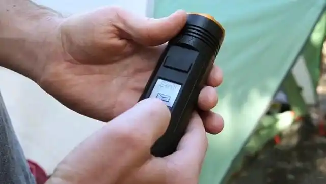 能发短信的手电筒,这是要跟智能手机叫板吗?