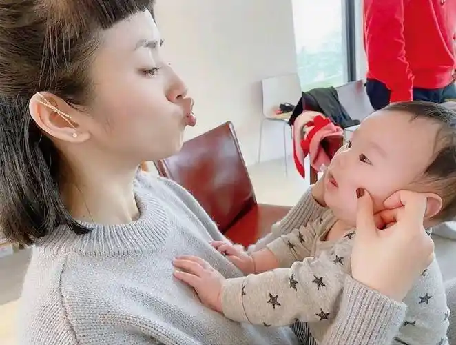 42岁林依晨再现荧屏中年人的状态全写在了脸上