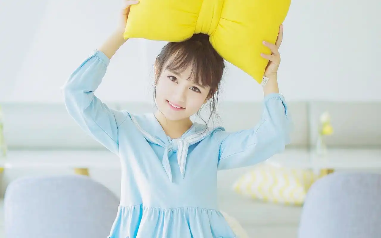 俏皮少女可爱高清写真唯美图片壁纸