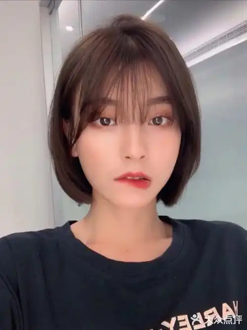 圆脸做什么发型好看_有什么好看的发型_女生烫什么发型好看