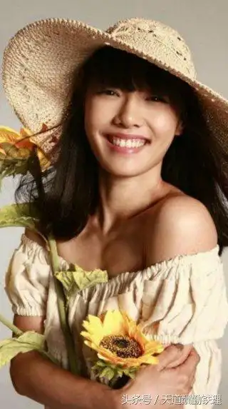 白百何携老外男友高调复出,疯狂秀恩爱,对此陈羽凡只说了1句话