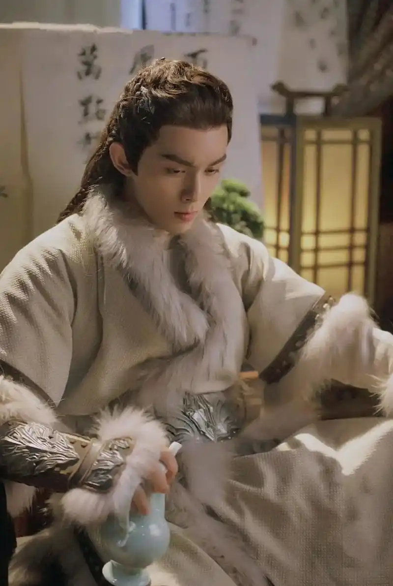 谁能拒绝少年将军呢#吴磊#阿诗勒隼 #古装 #将军  - 抖音