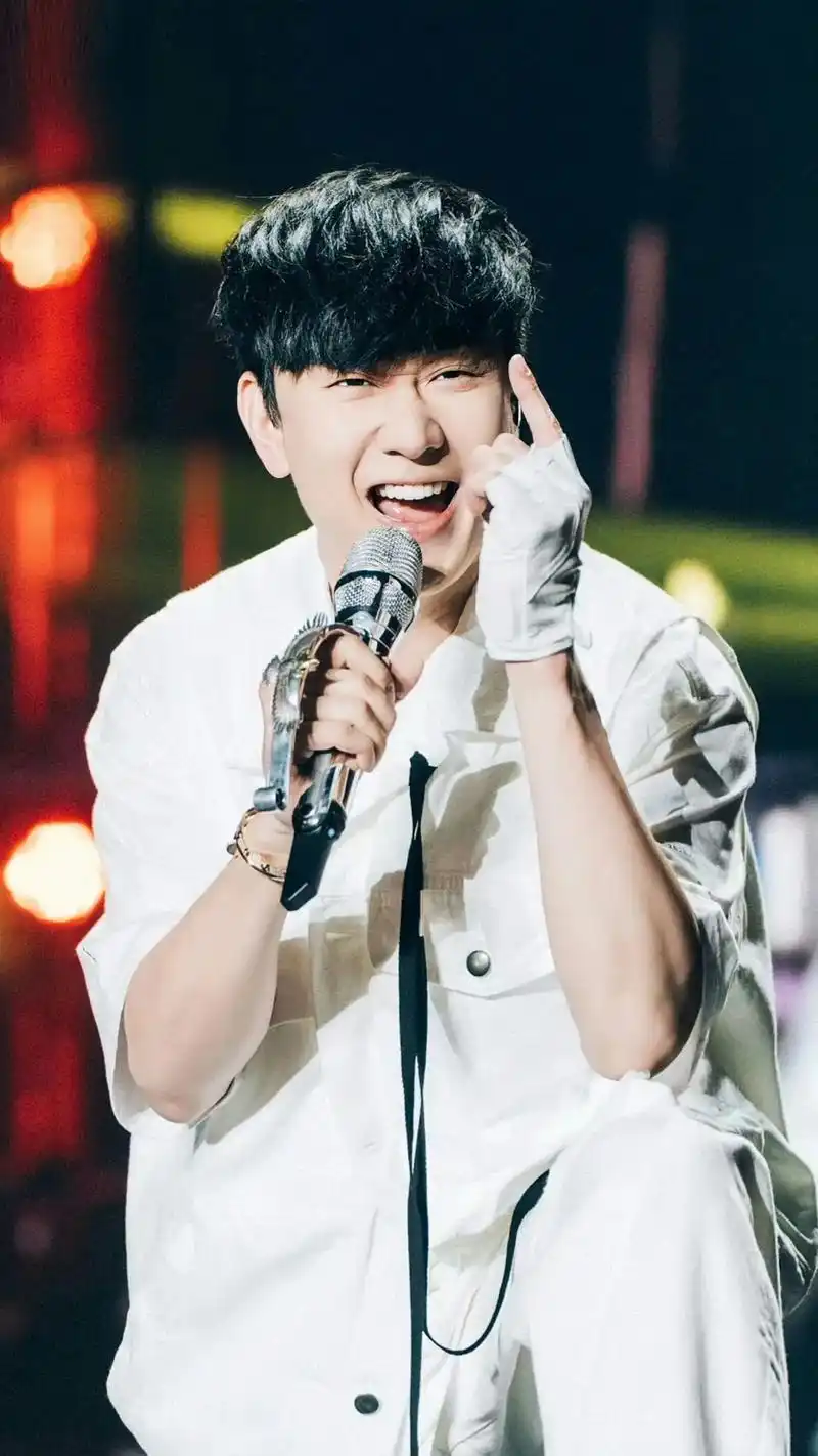 林俊杰广州站:天河体育中心体 - 抖音