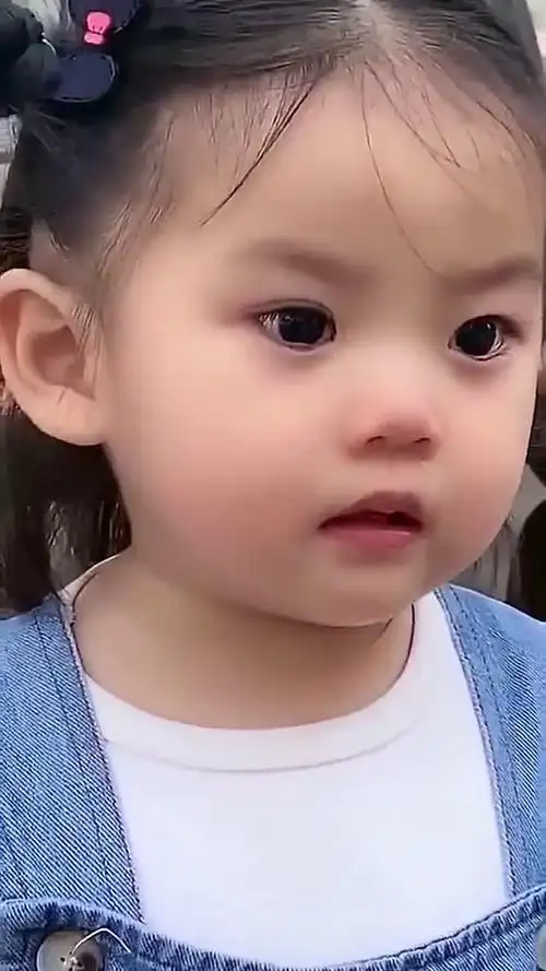 一段小朋友生气咬牙切齿的视频走红,网友:太可爱了!