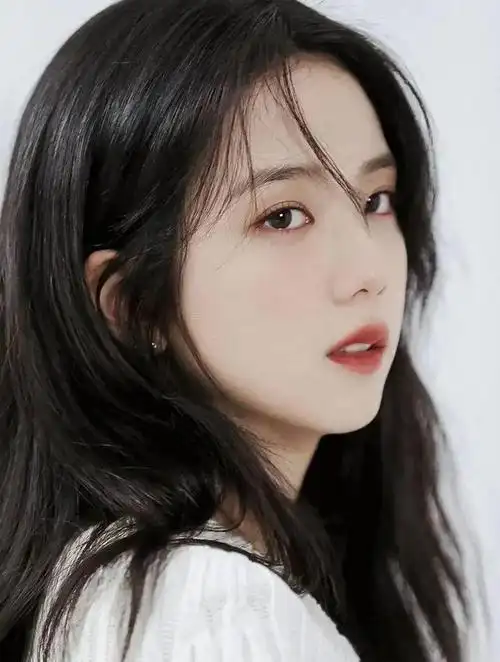 金智秀的绝世美貌无一不被赞誉为韩国第一美女,人间四月.