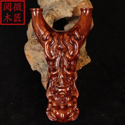 沙漠铁实木雕刻弹弓龙头金星檀文玩手把件男士随身把件高精度弹弓
