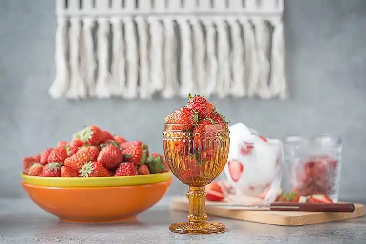 草莓~你的少女心.|摄影|产品摄影|johins - 原创作品 - 站酷 (zcool)