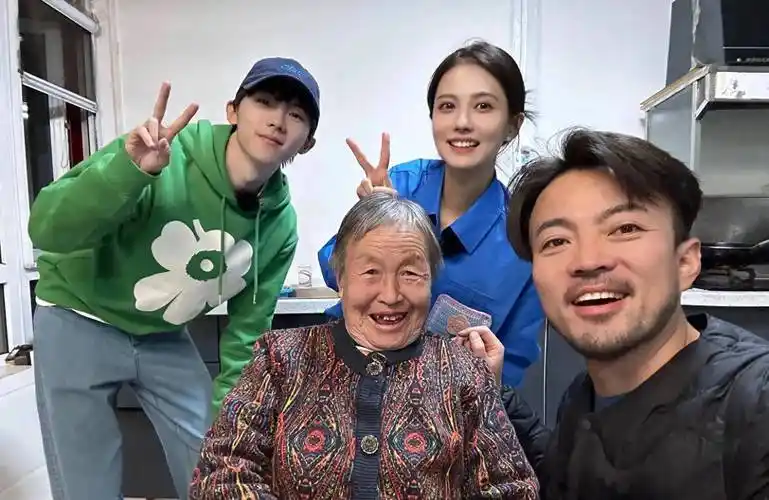 声表演,隔着屏幕泪奔,妈妈在天堂会为你点赞的_林家川_姜佩瑶_马嘉祺