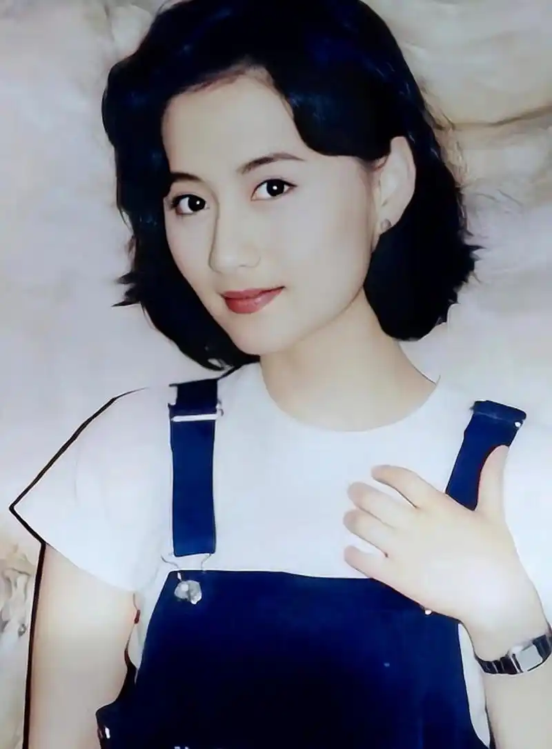 翩若惊鸿陈德容.  最美琼瑶女郎,陈德容年轻的时候到底有多美呢?