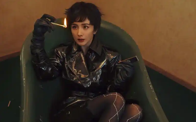 杨幂短发复古风高清桌面壁纸