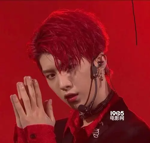 范丞丞《偶练》第三出道 红发亮相终获全民认可