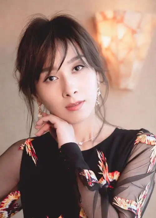 杨恭如发布最新居家大片