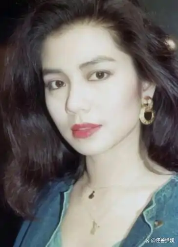 钟楚红:年轻时她颠倒众生,现在优雅老去,她的美贯穿一生