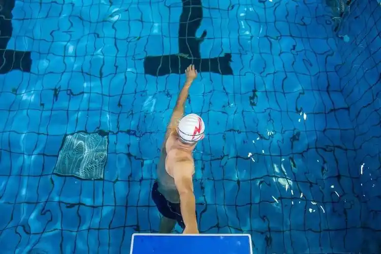 慈溪体育中考游泳选测出发与转身技巧学长亲自给你来示范