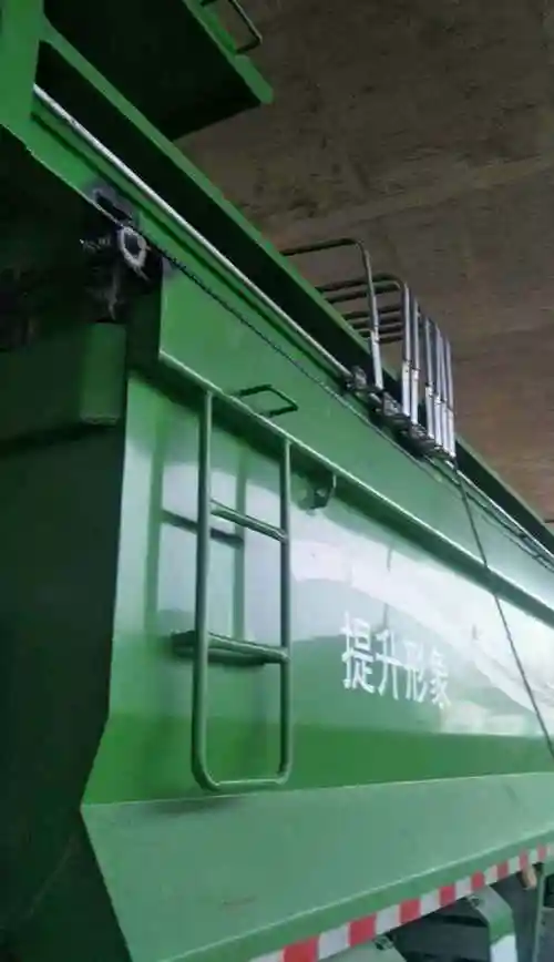 渣土车自动伸缩篷布使用现场