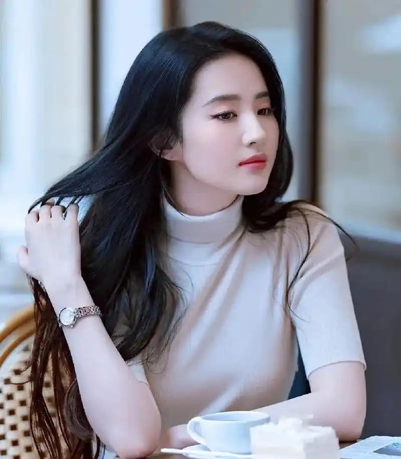 刘亦菲18岁生图,颜值太高了,不愧是神仙姐姐
