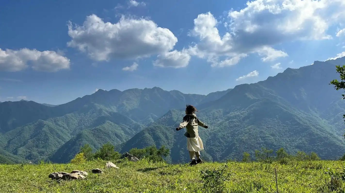 蓝田流峪寺丨开车1小时就能抵达的露营地 治愈系高山草甸·小众露营地