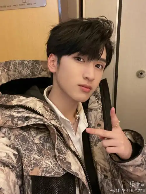 每一张都好可爱@时代少年团-严浩翔