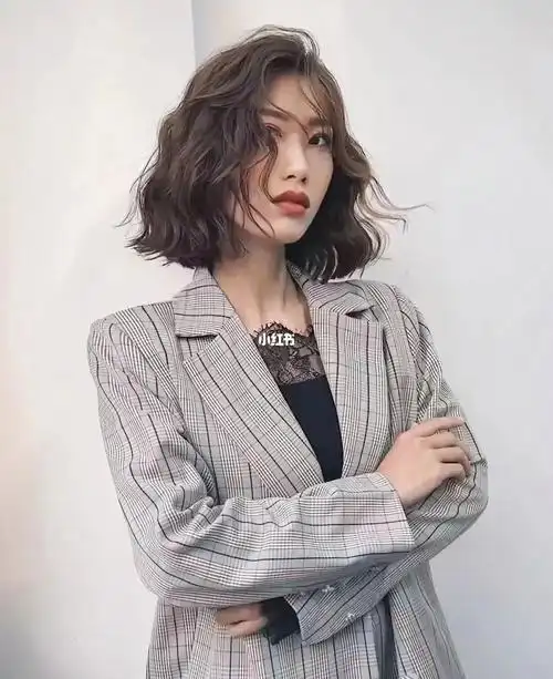 法式烫发  #造型烫  #木马卷  #法式慵懒卷发  #发型  #女士发型