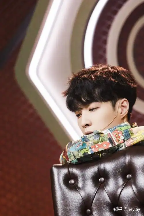 好喜欢张艺兴这个造型,还有类似这种卷毛的造型吗? - 知乎