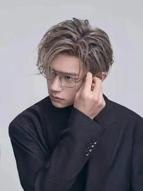 易烊千玺 眼镜杀