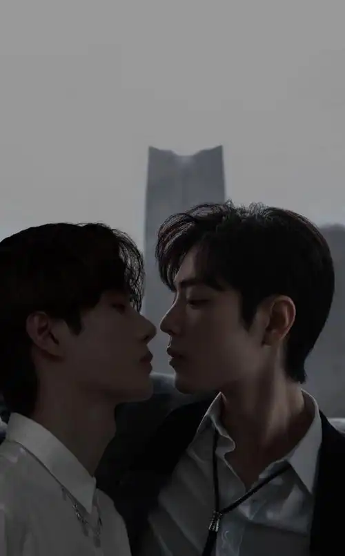 博君一笑王一博肖战结婚照我都p出来了了希望哥哥弟弟友谊长存