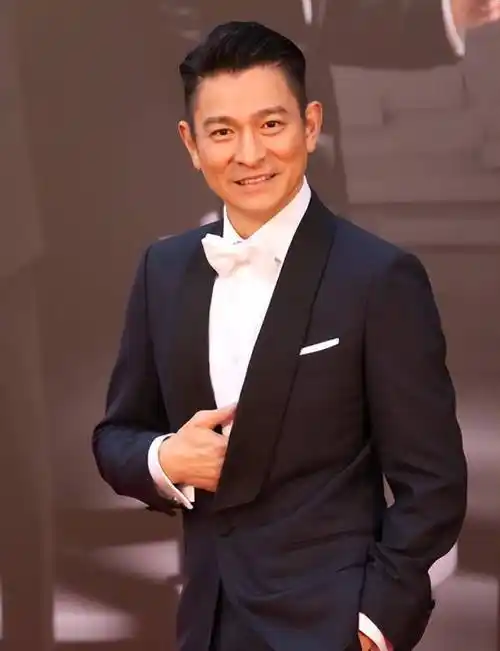 她与刘德华相伴25年,41岁仍单身,她看着他嫁给别人_赖文慧_伴舞_舞台