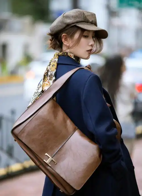 刘诗诗最新街拍照释出温暖又有气质对日常穿搭很有借鉴性