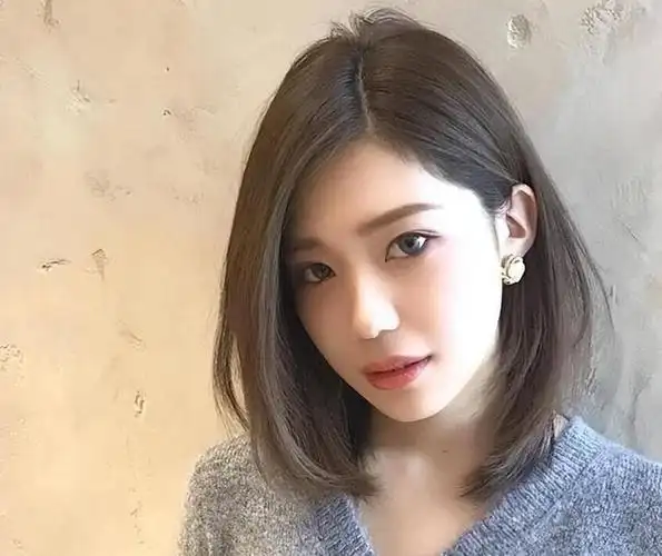 40岁女人尽量少留长发,烫小卷,今年这3种发型特火,洋气还减龄