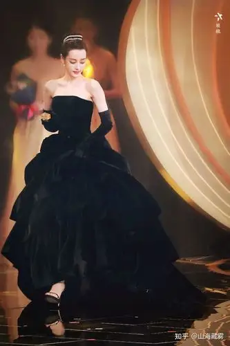 迪丽热巴的哪套衣服造型最戳你?