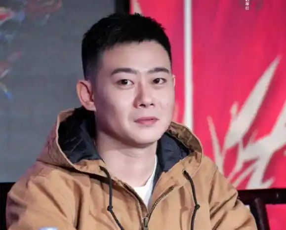 "一手遮天"栾云平:掌管德云社所有演员机会,郭德纲为何信任他_栾永平