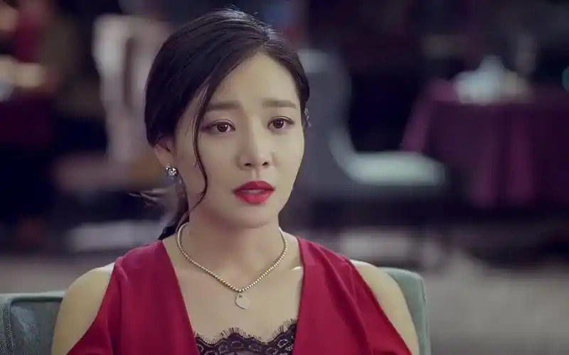 我的体育老师:马克带小米去开房,不小心被田野等人看见了