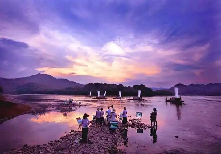 ",是中国摄影家协会命名的第一个"摄影之乡",也是中国巴比松油画基地