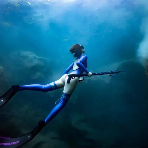 bestdive自由潜水比基尼湿衣23mm炫彩露背性感女神冬泳潜水服